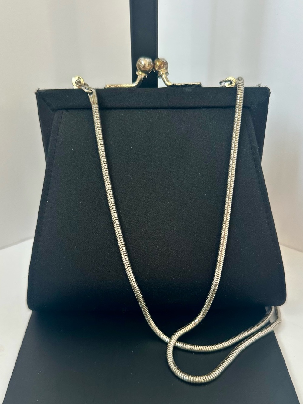 Vanessa Satin Trapeze Style Evening Bag Black Kisslock Vintage 80’s Chain Strap